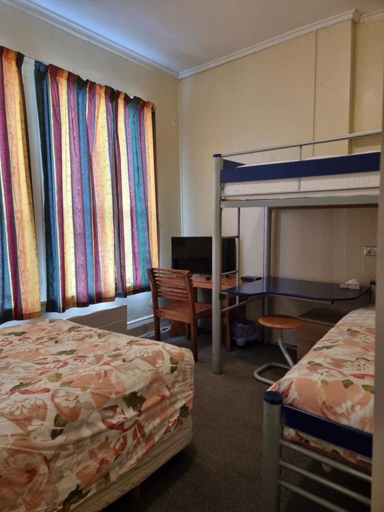 Golden Cross Hotel Вайхі Екстер'єр фото